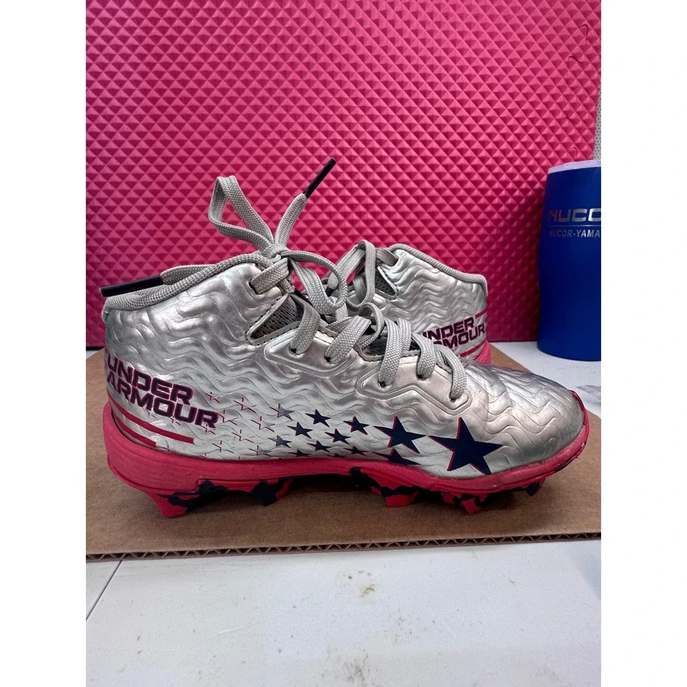 Under Armour accents harper athletes